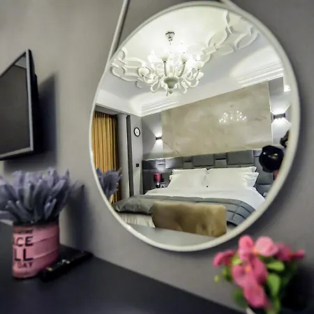 ホテル Hotel Vila Tirana 3*