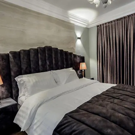 Hotel Vila Tirana ホテル 3*