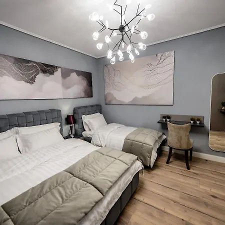 ホテル Hotel Vila Tirana