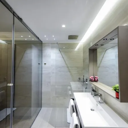 Hotel Vila Tirana 3*