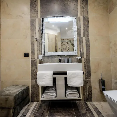 Hotel Vila Tirana 3* ティラナ