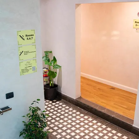 ホテル Hotel Vila Tirana 3*
