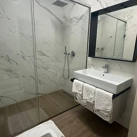 Hotel Vila Tirana 3*
