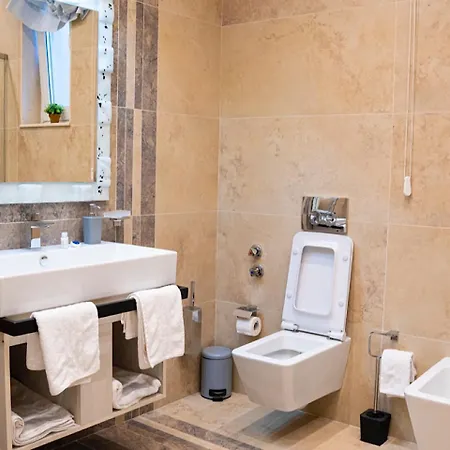 Hotel Vila Tirana 3* Тирана