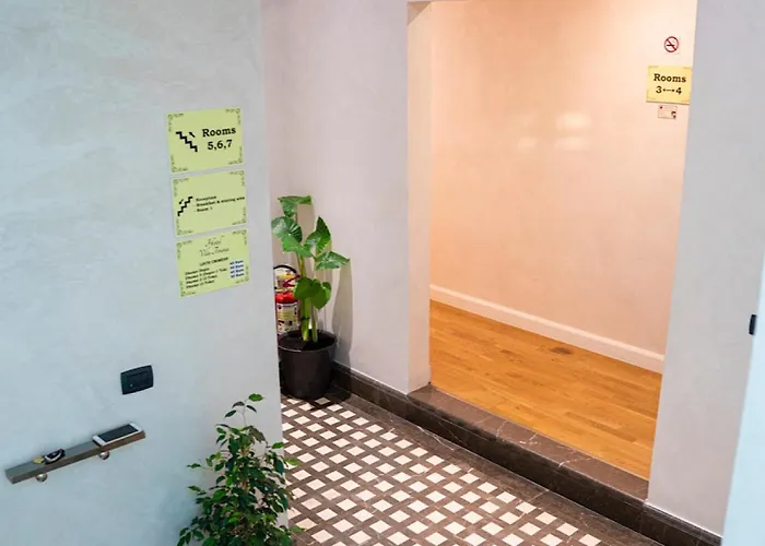 호텔 Hotel Vila Tirana 3*